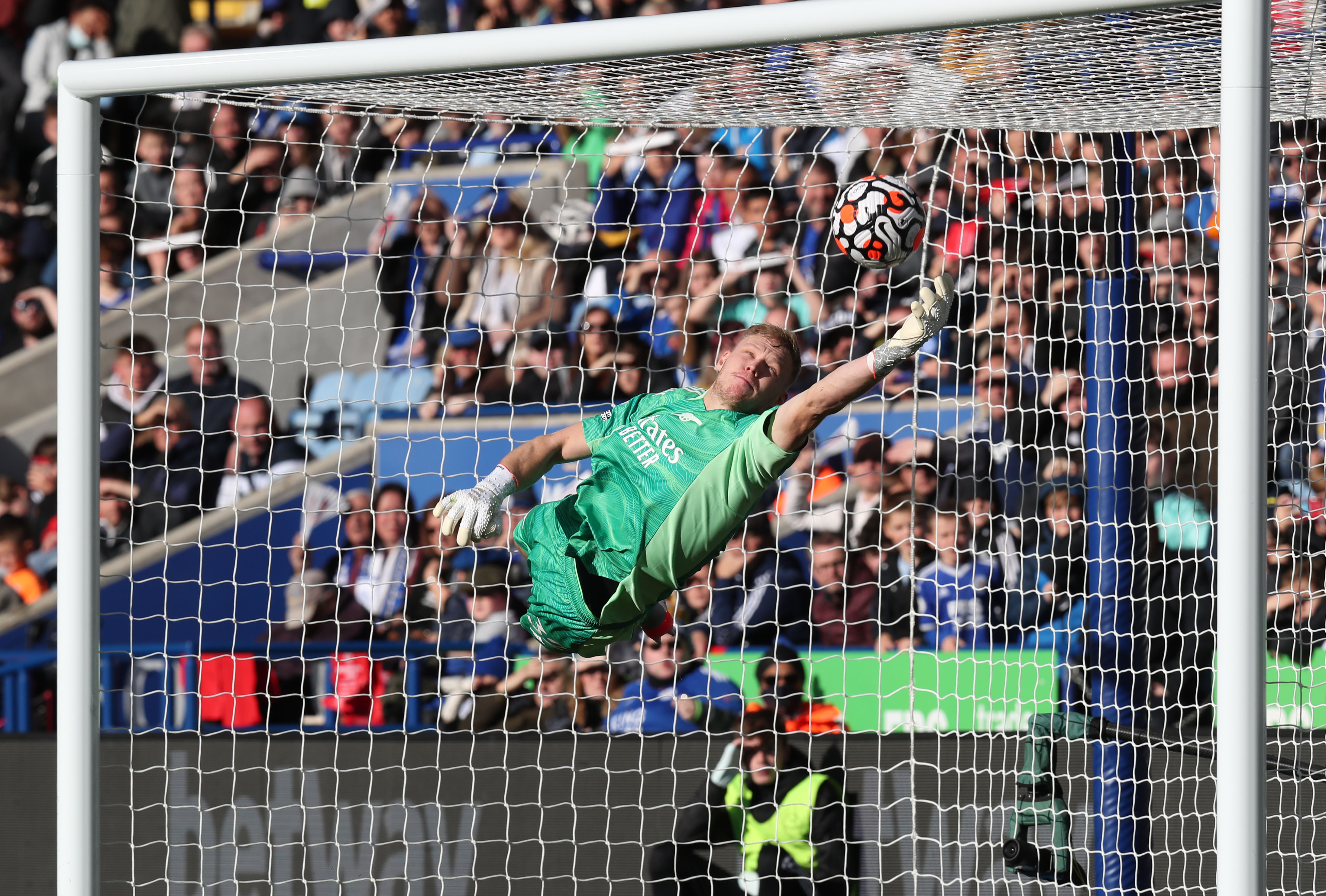 Leicester City 0-2 Arsenal: Aaron Ramsdale outstanding as Gunners clinch hard-fought victory 