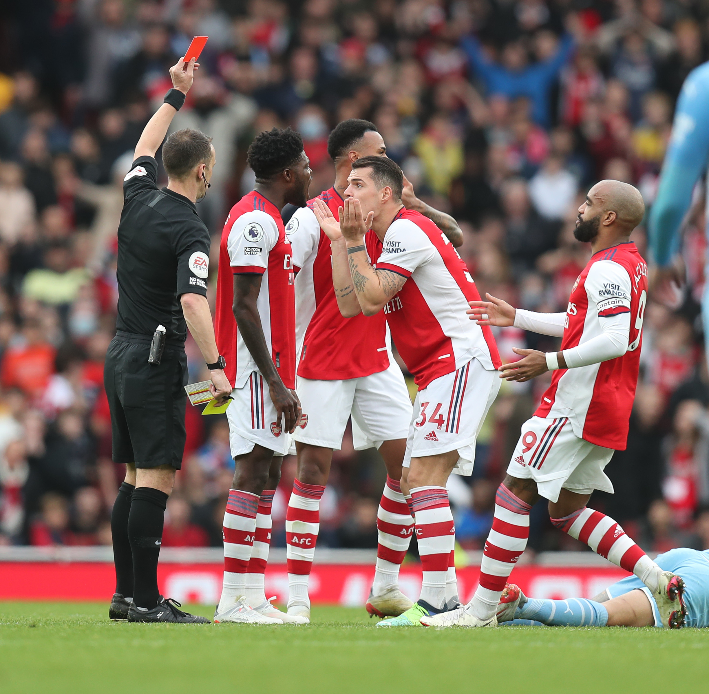 Albert Stuivenberg on Arsenal's 'frustrating' defeat to Manchester City