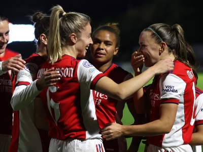 Leah is a Gooner! Arsenal WFC captain signs new deal 