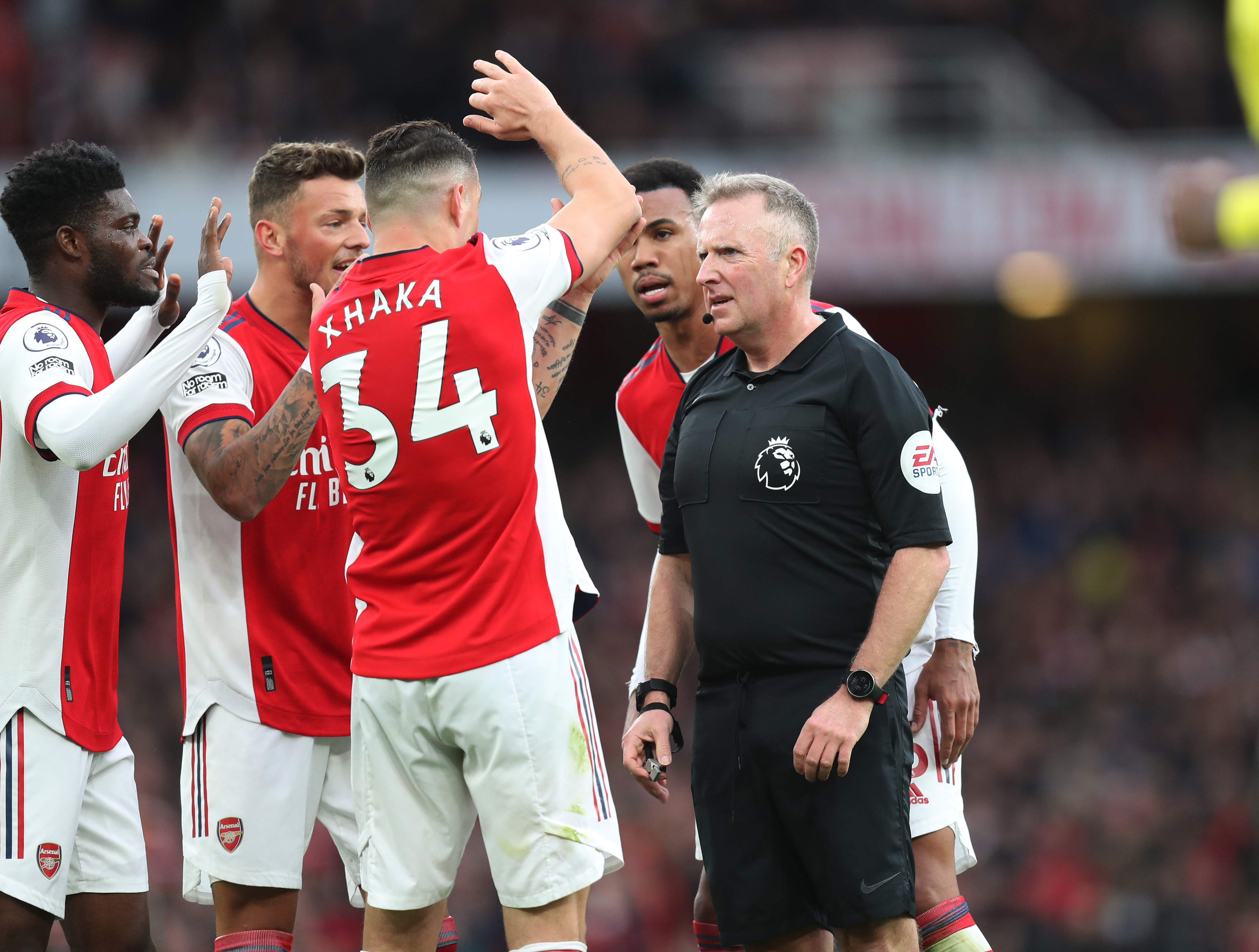Five referee howlers that cost Arsenal 