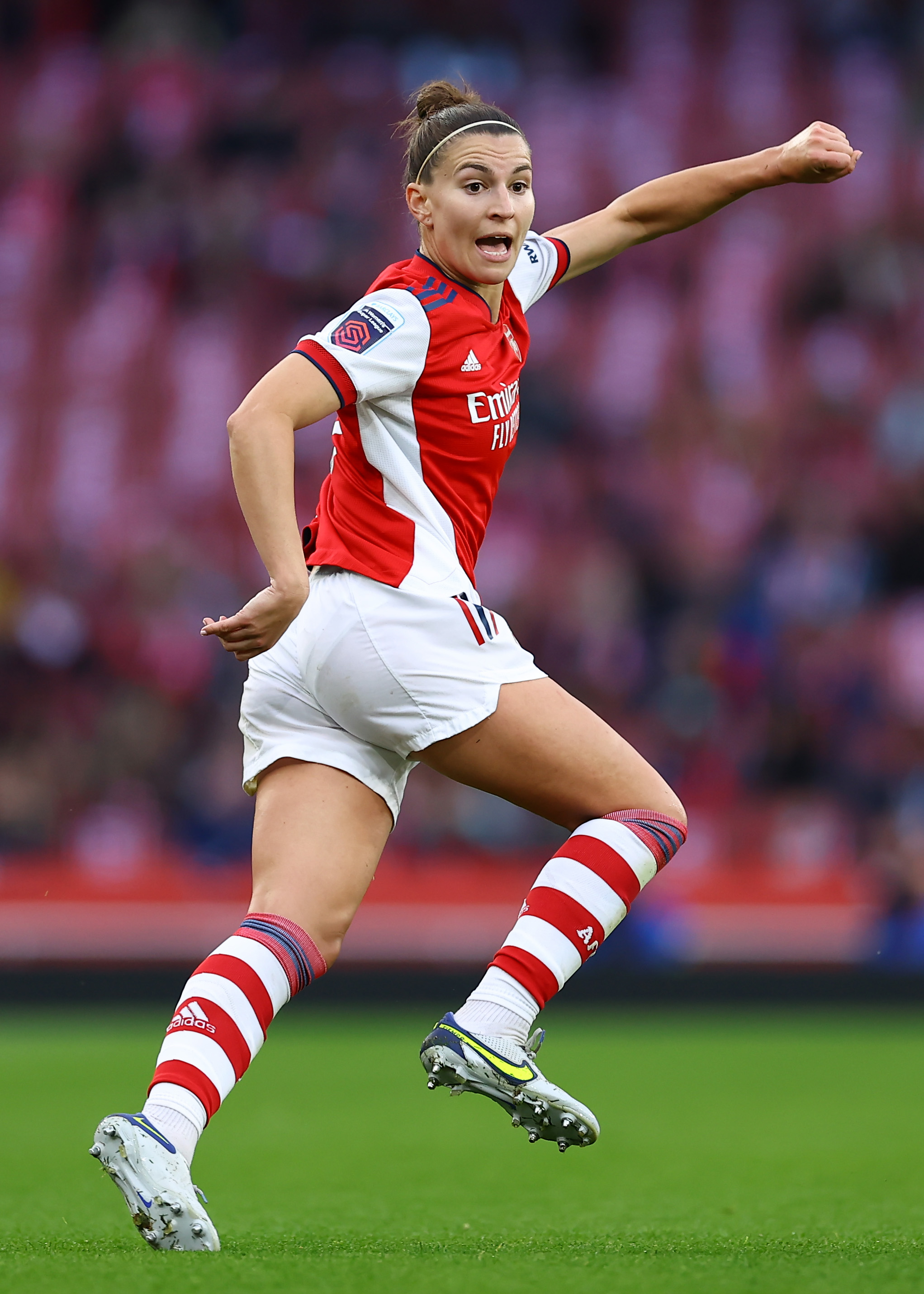 Steph Catley gives Arsenal Women a boost ahead of title chase on final WSL weekend after putting pen to paper on new Gunners deal 