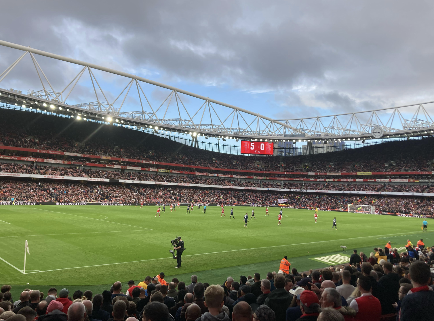 Brilliant to be back at The Arsenal says long-time Gooner Fozzy after first live match since before Covid 