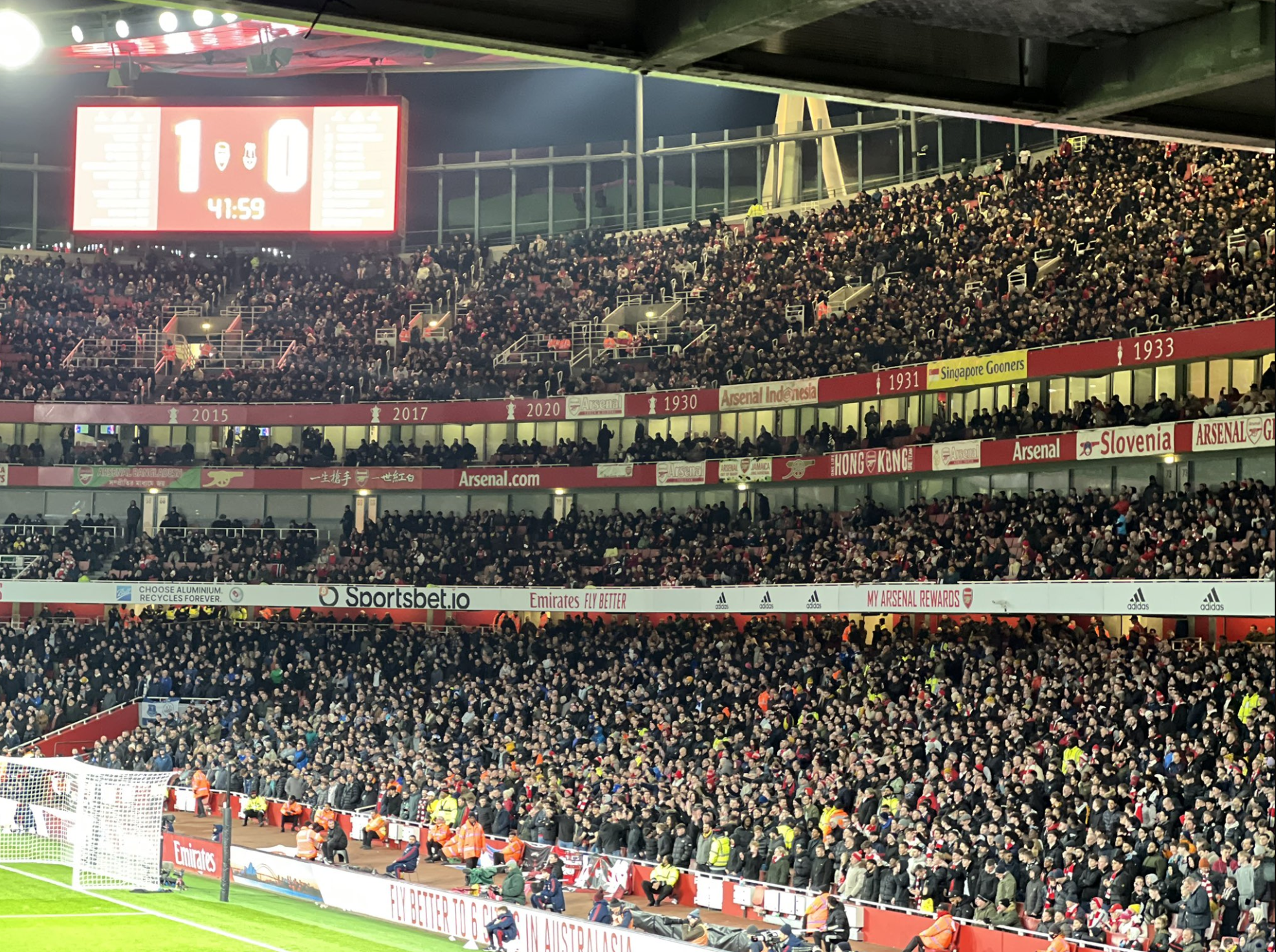 Arsenal sell out the Emirates for Women's Champions League semi