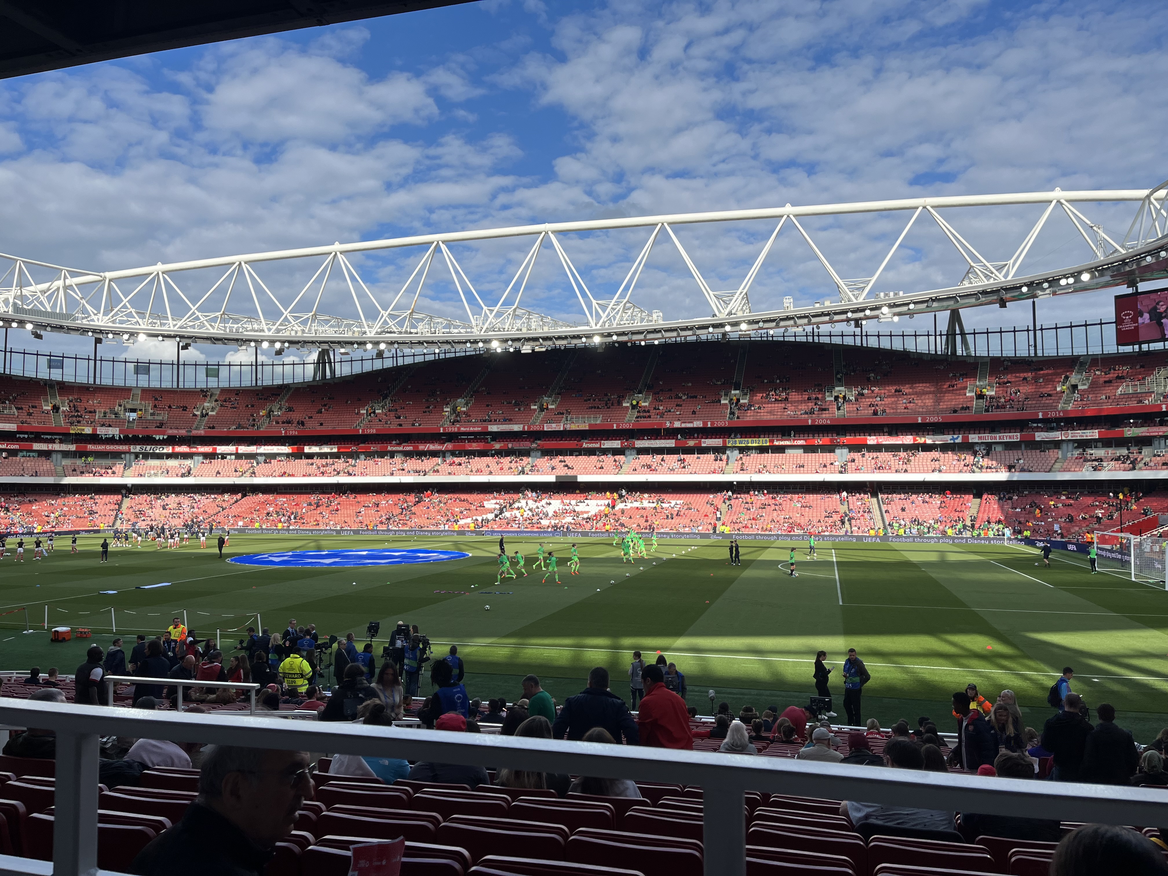 Arsenal sell out the Emirates for Women's Champions League semi