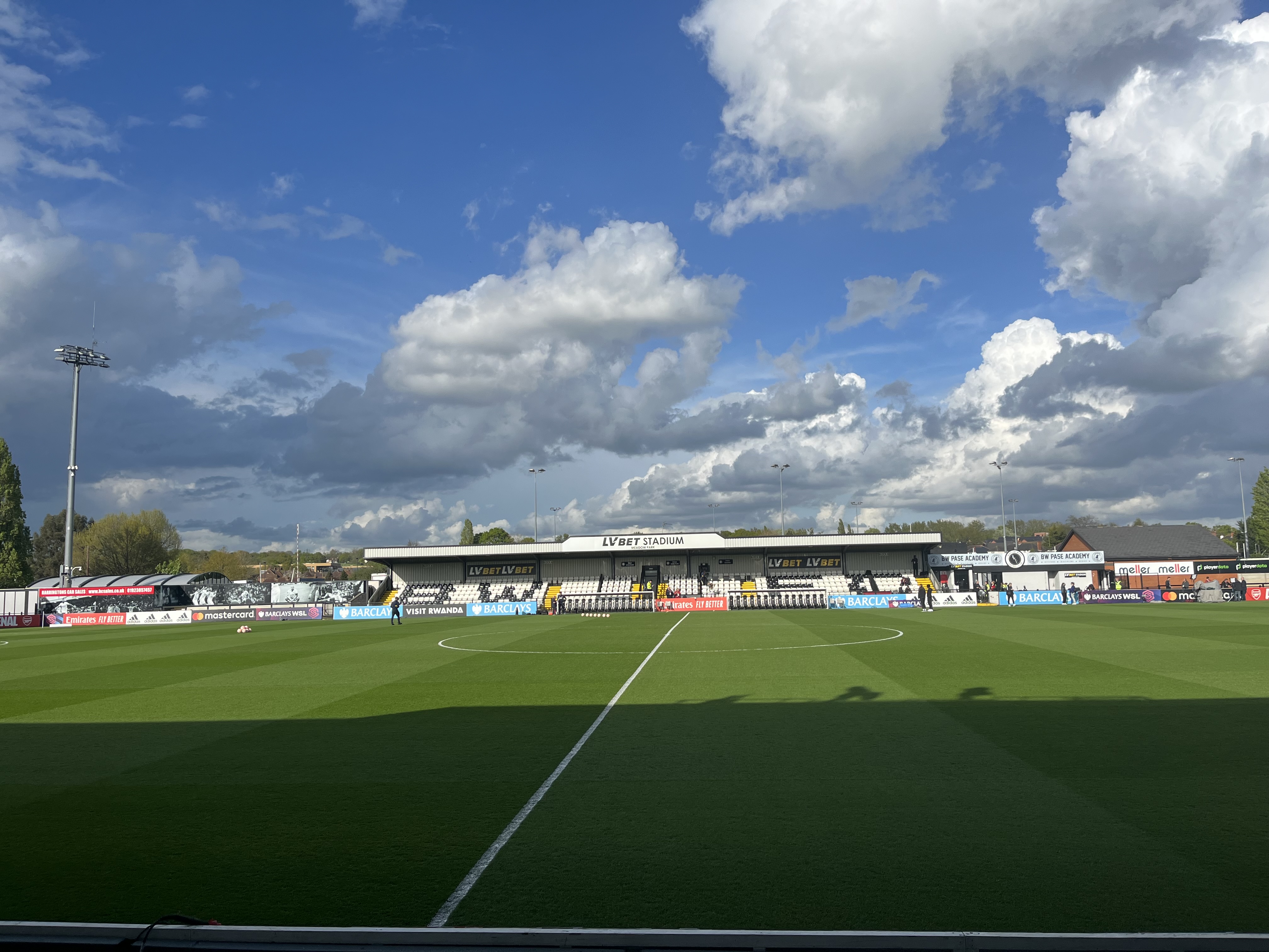 Live Blog: Arsenal Women face Leicester City in the WSL- Maanum's curler gives Arsenal lead after McCabe misses early penalty