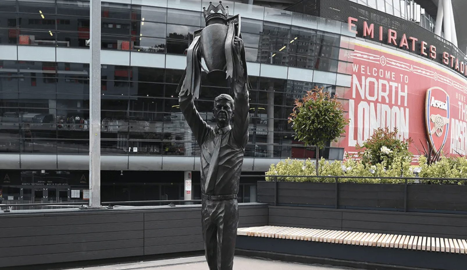 thierry henry statue