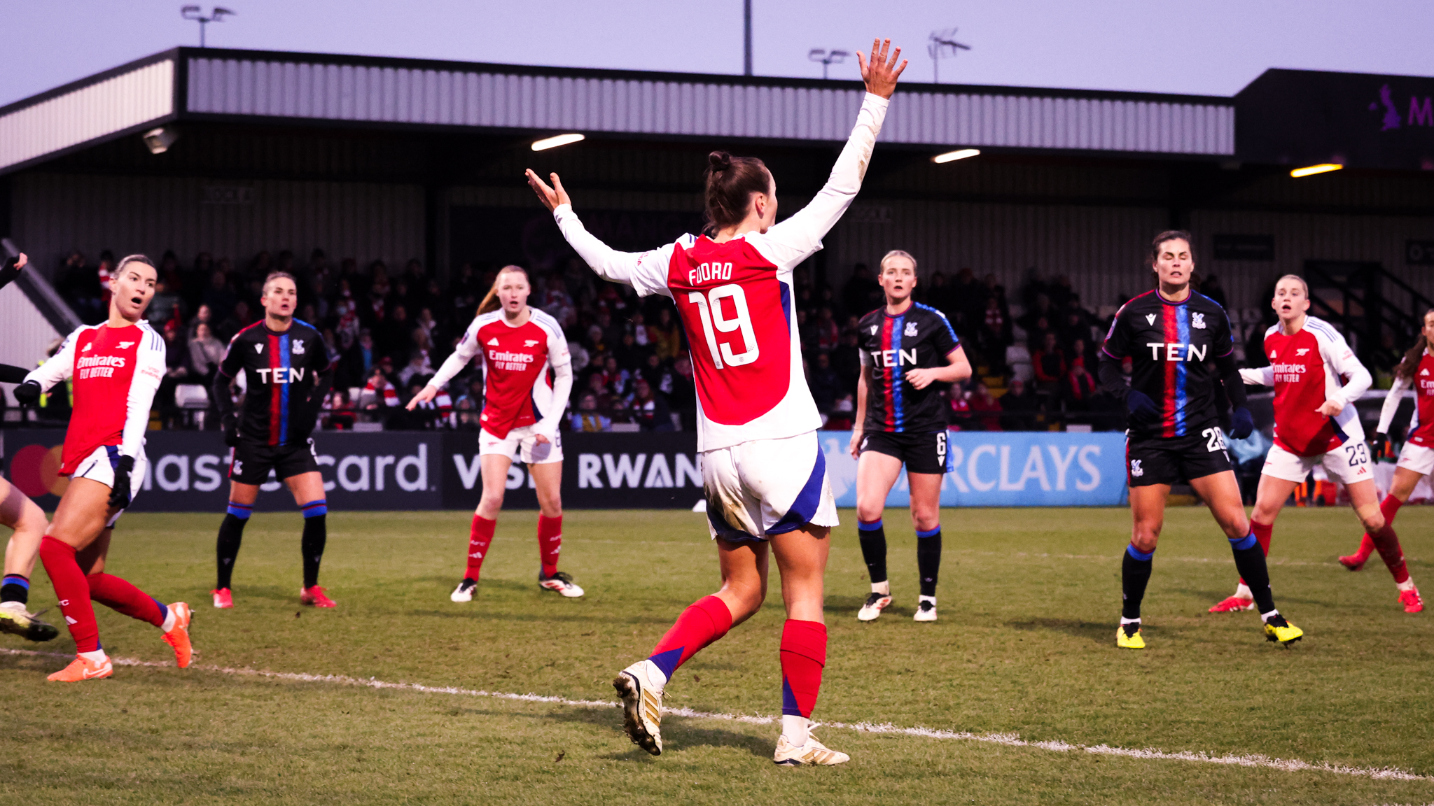 Lia Walti and Caitlin Foord return to training ahead of Arsenal's trip to Chelsea