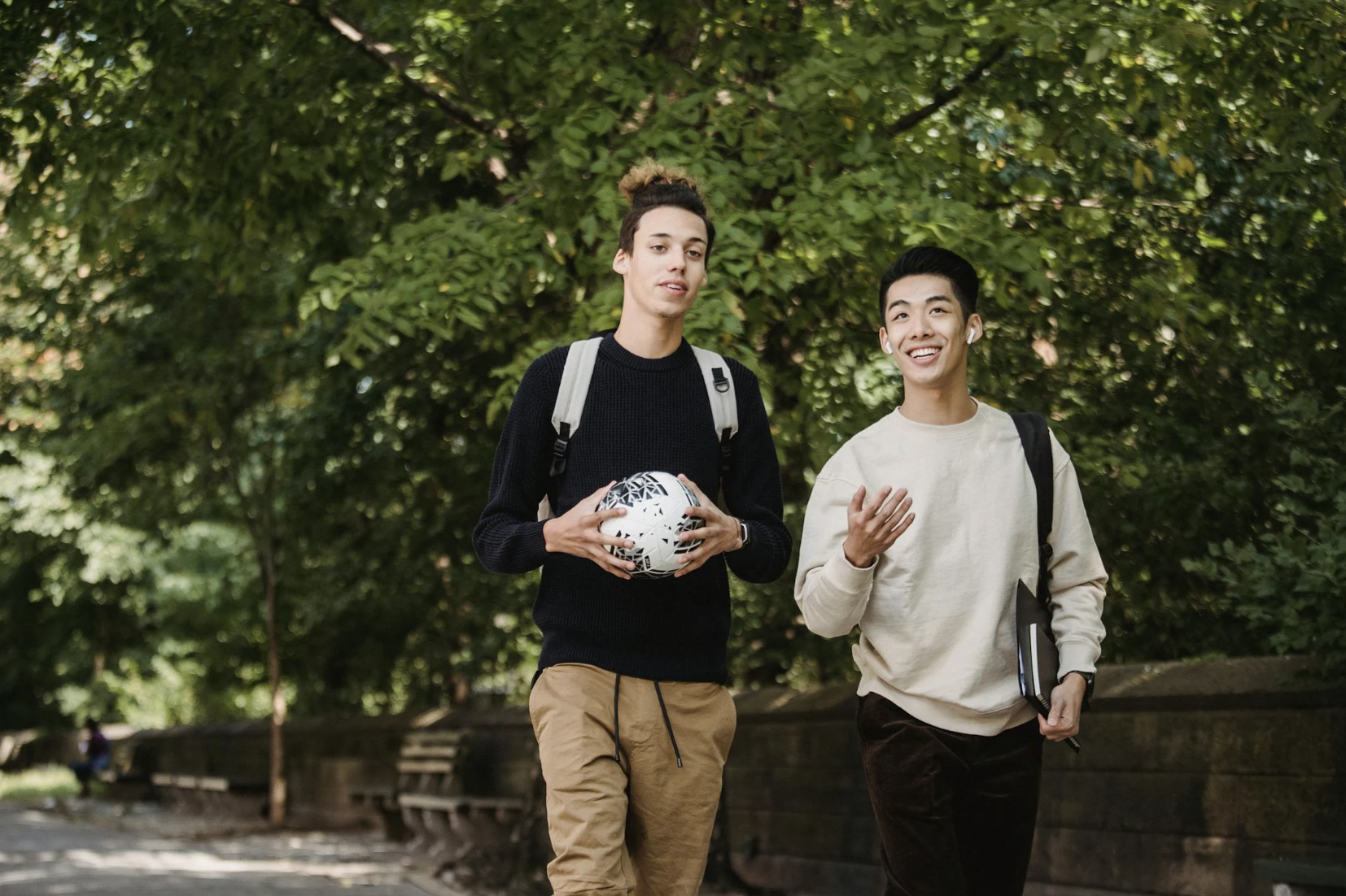 How Sports Courses in University Prepare You for a Career in Football