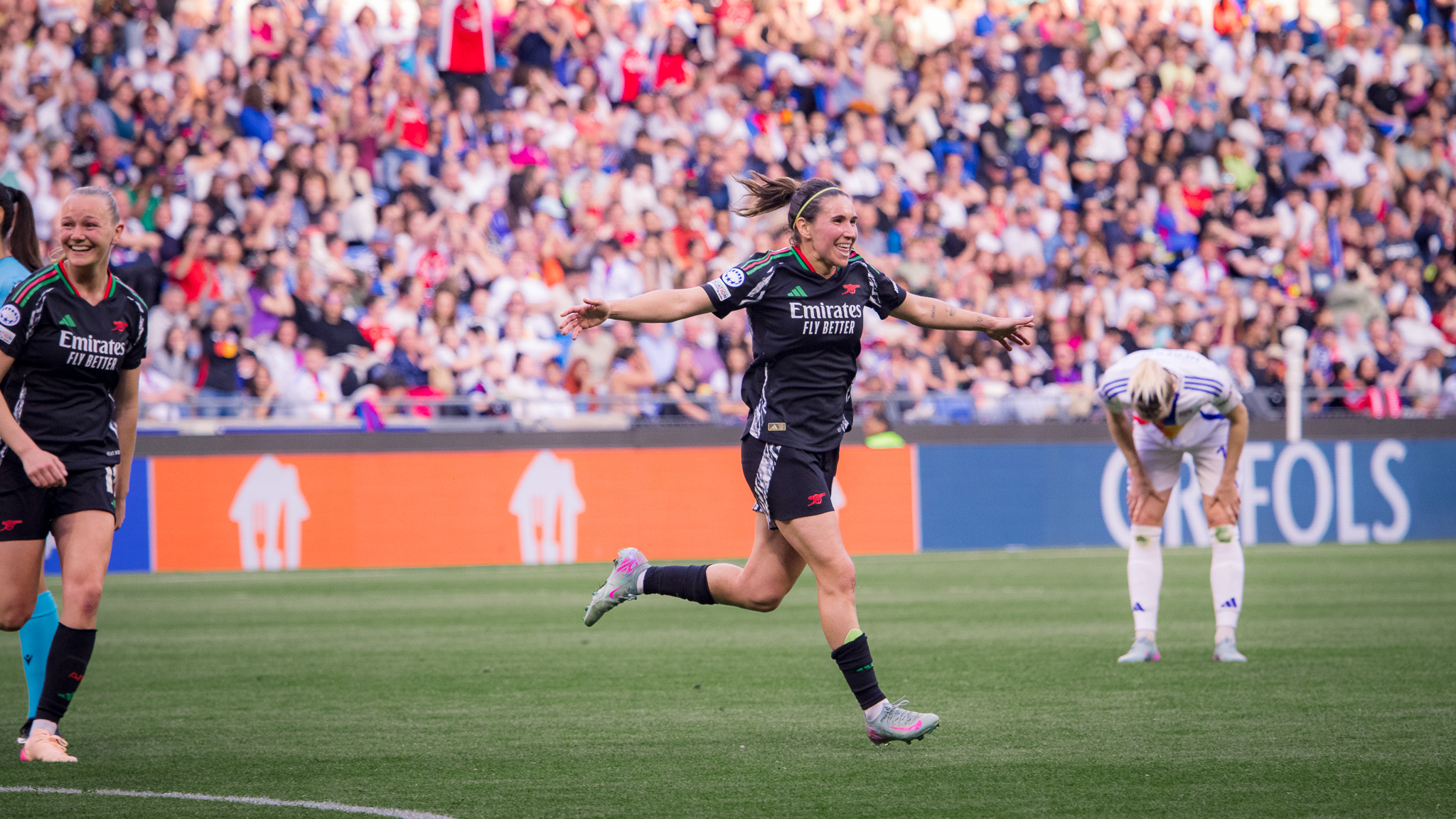 Report: Victory in Lyon sees Arsenal through to Women’s Champions League final