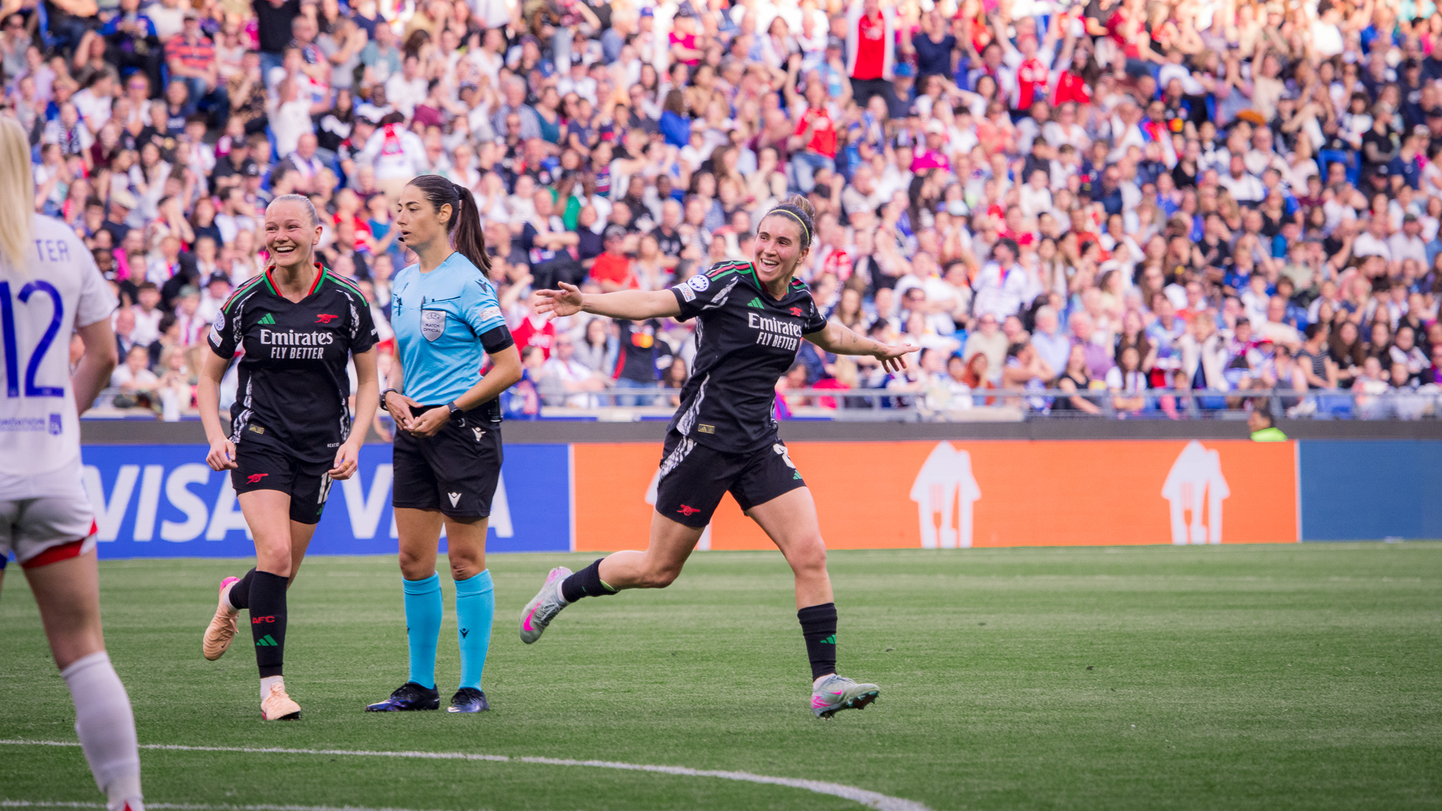 AWFC gallery: the 10 best pictures from a huge victory in Lyon