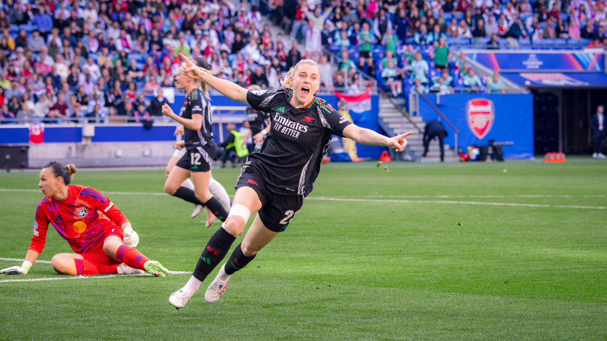 AWFC gallery: the 10 best pictures from a huge victory in Lyon