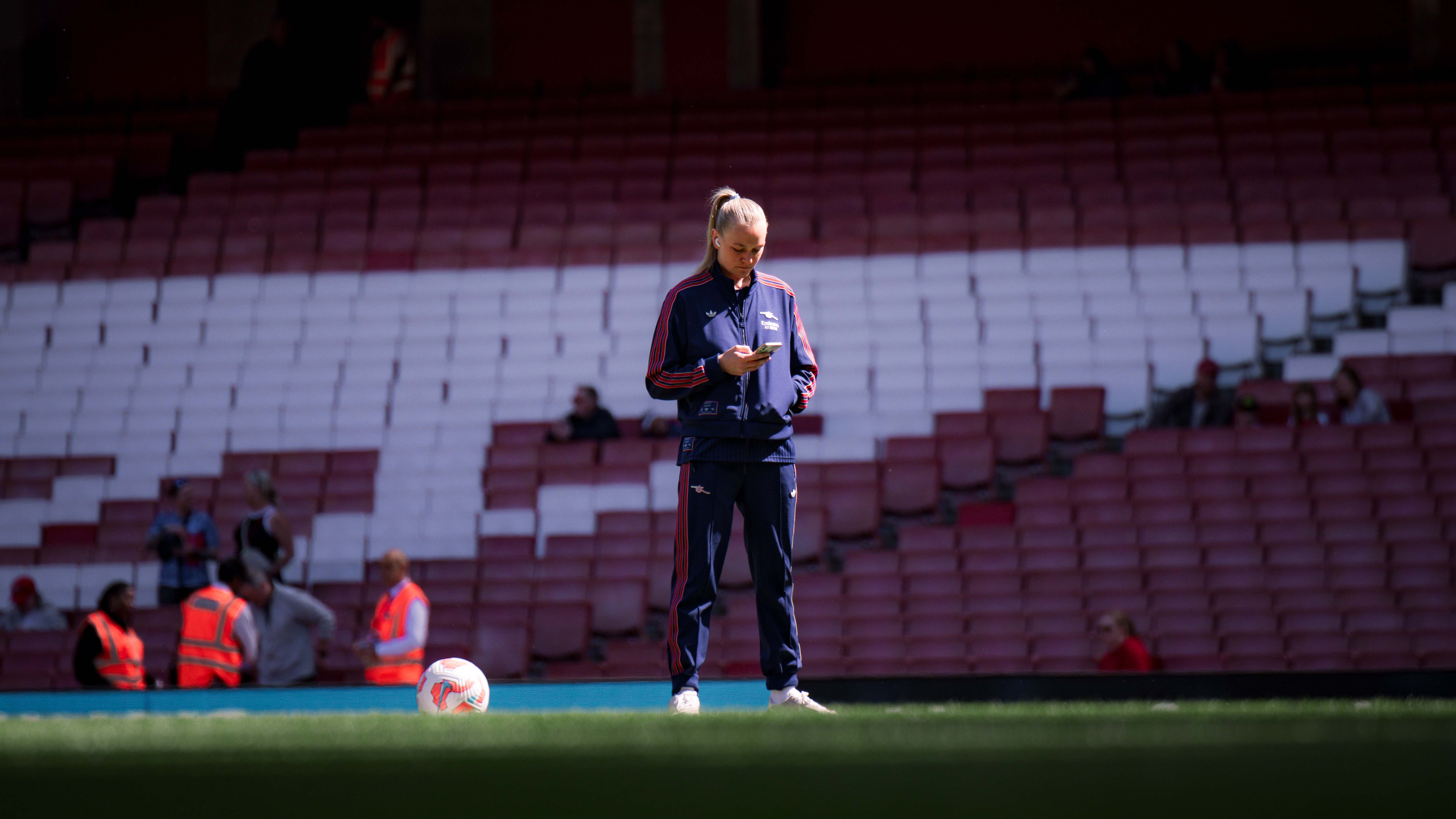 Chloe Kelly in for Beth Mead: Arsenal Women v Manchester United team news