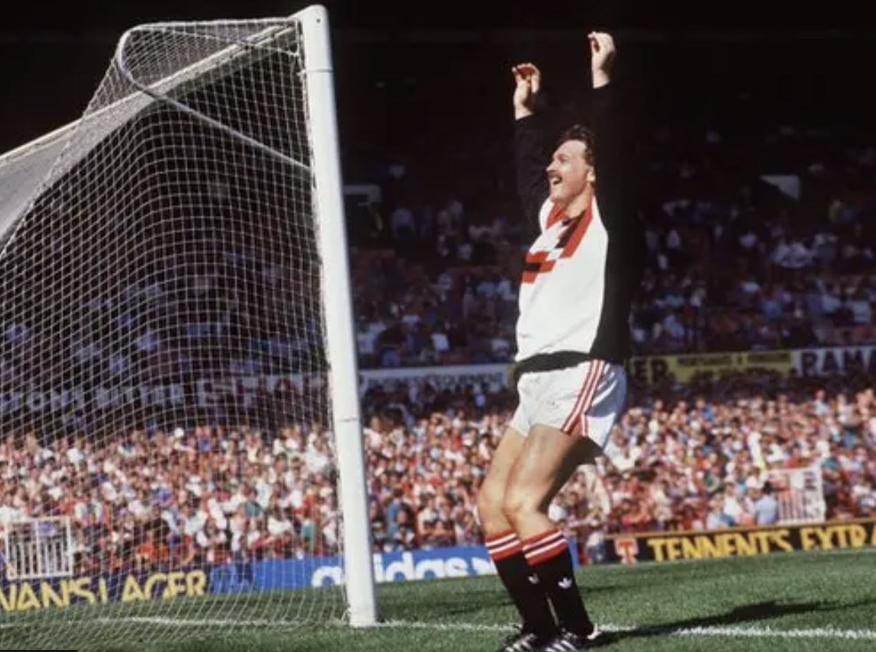 Rewind: The Day Michael Knighton Juggled His Balls at Old Trafford before Manchester United vs Arsenal 