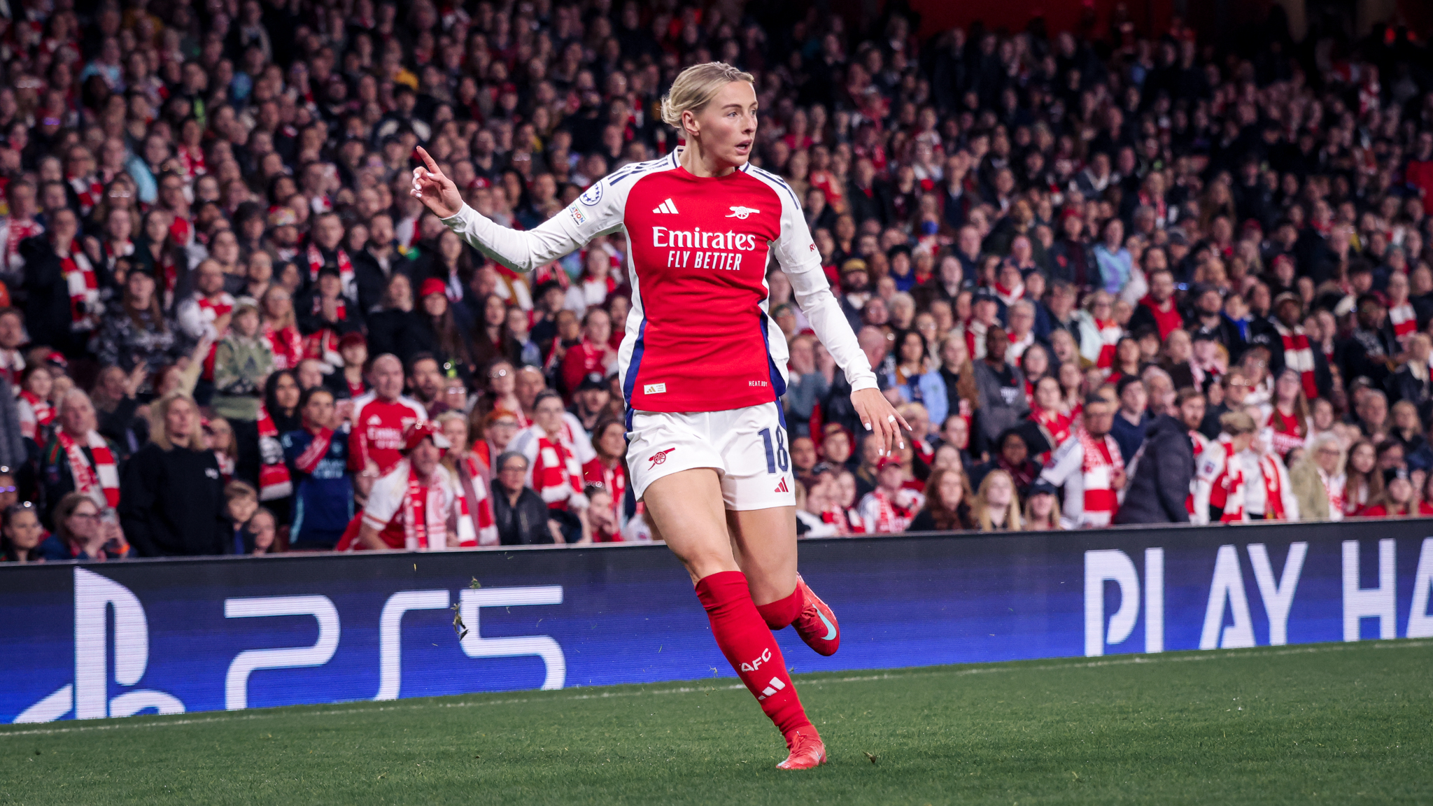 Chloe Kelly’s Arsenal journey continues as forward signs permanent contract
