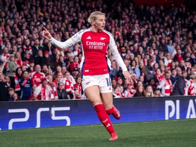 Chloe Kelly’s Arsenal journey continues as forward signs permanent contract