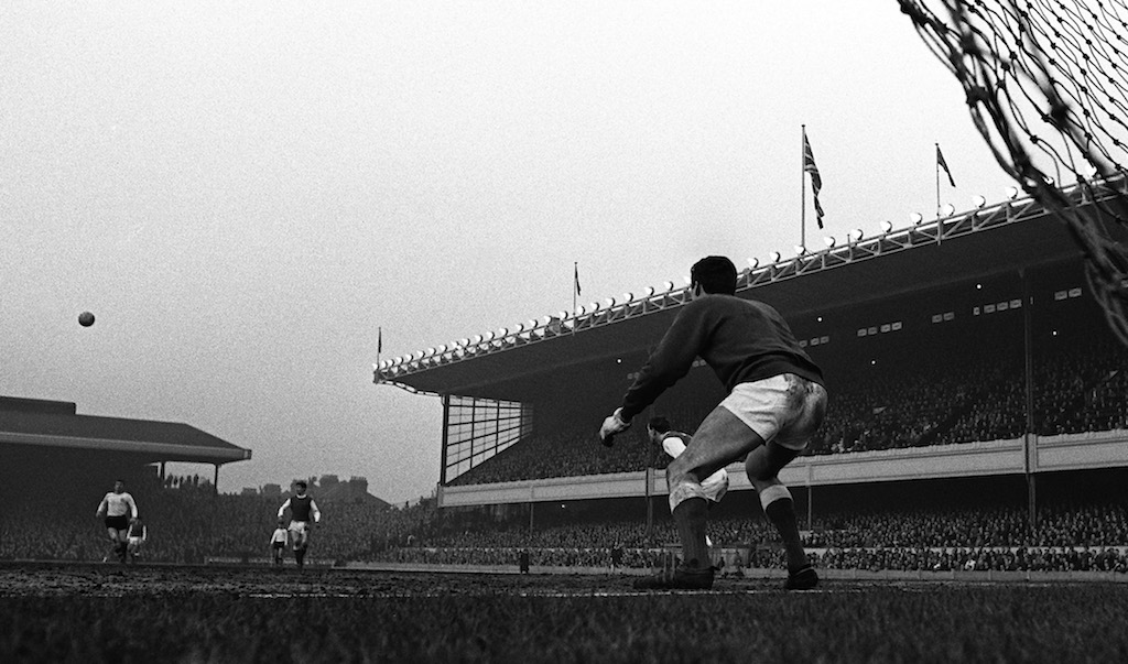 NEWS - Tribute to former Arsenal defender Dave Bacuzzi 