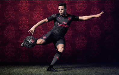 Is Wenger’s player contract handling incompetent?