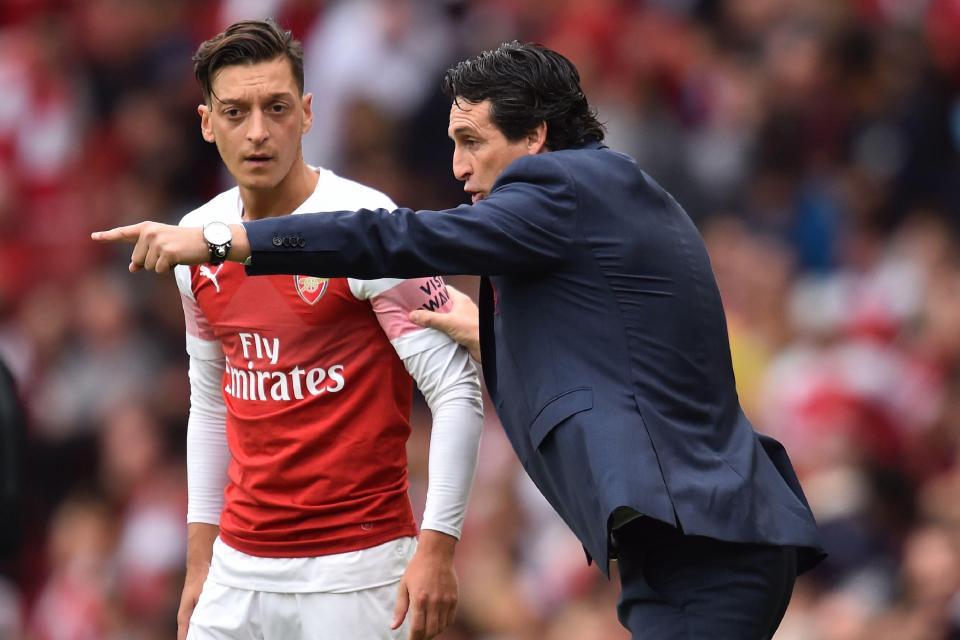 From as slick as Emery's hair to as crooked as his teeth, what is going on at Arsenal?